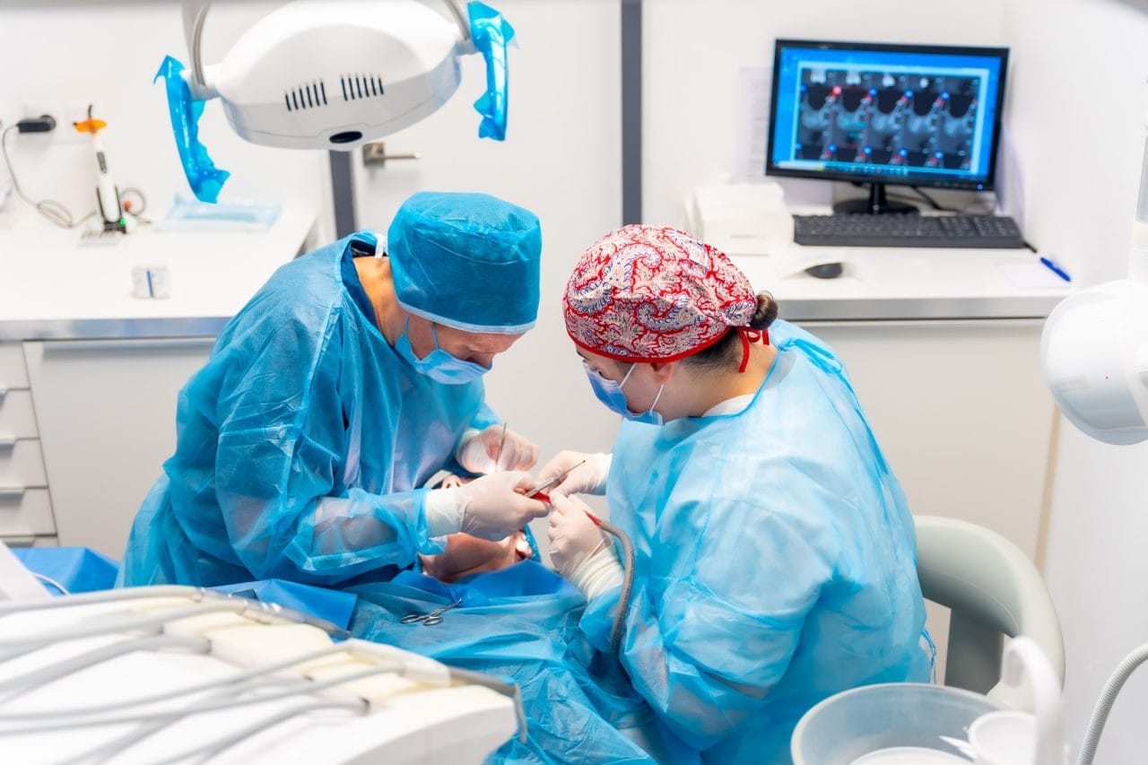 Home female-dentists